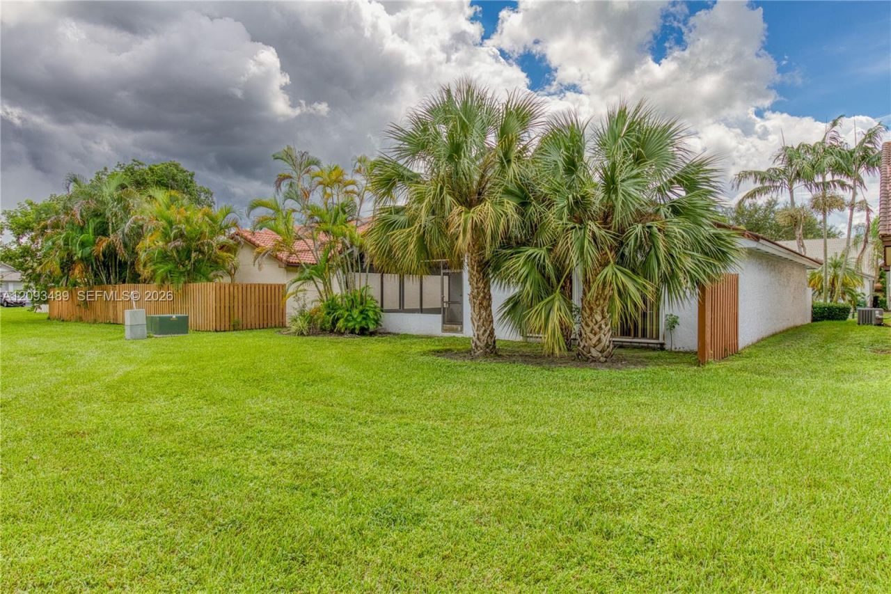 2156 Baton Rouge, Weston, FL 33326 Photo