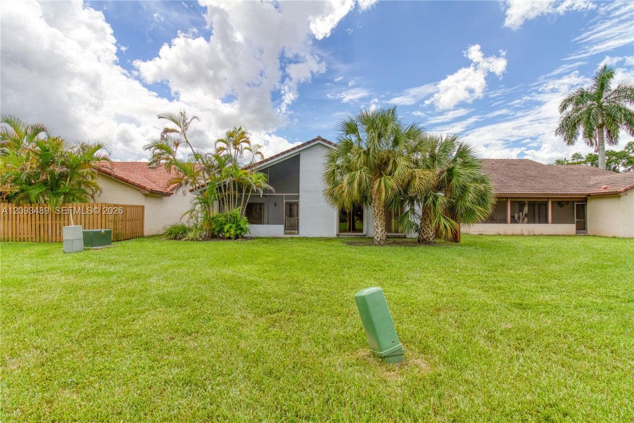 2156 Baton Rouge, Weston, FL 33326 Photo