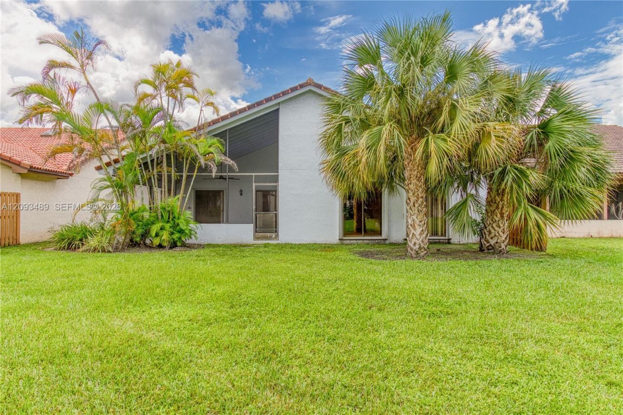 2156 Baton Rouge, Weston, FL 33326 Photo