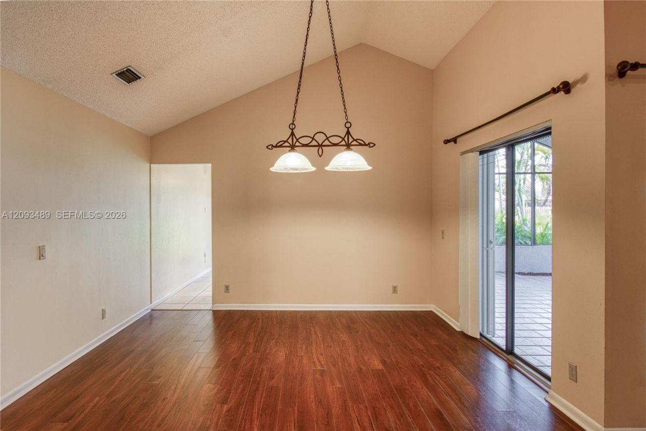 2156 Baton Rouge, Weston, FL 33326 Photo