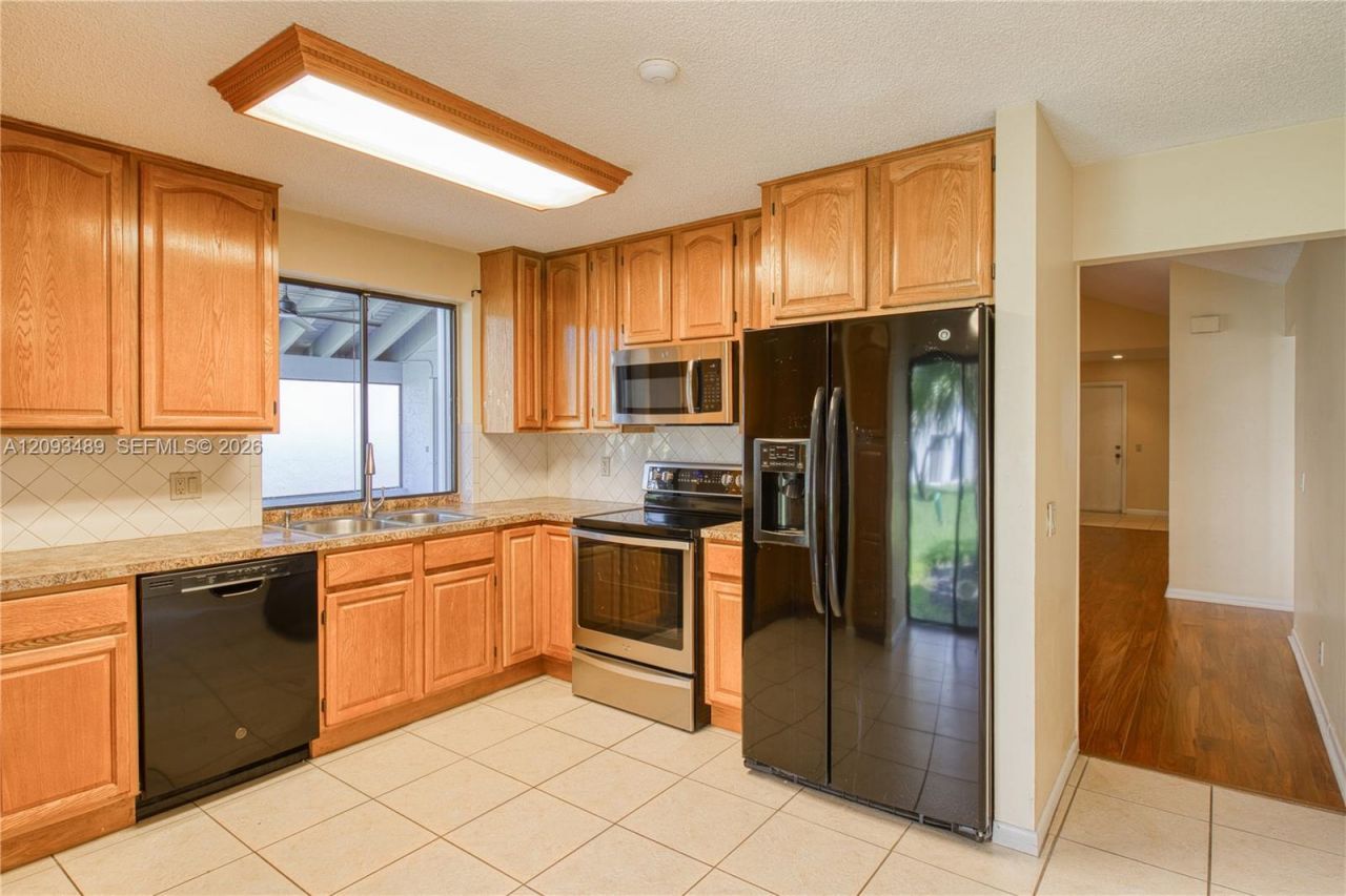 2156 Baton Rouge, Weston, FL 33326 Photo