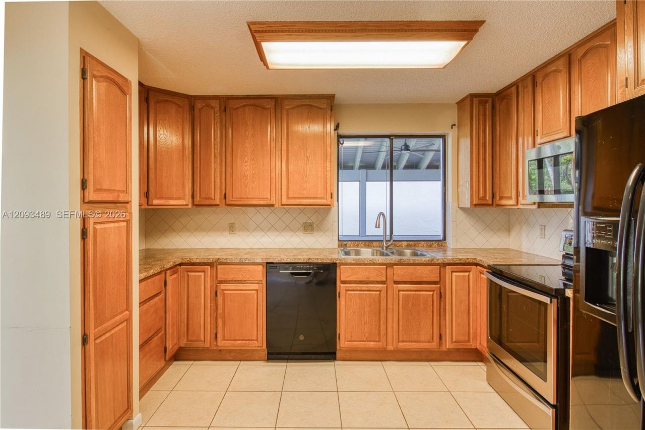 2156 Baton Rouge, Weston, FL 33326 Photo