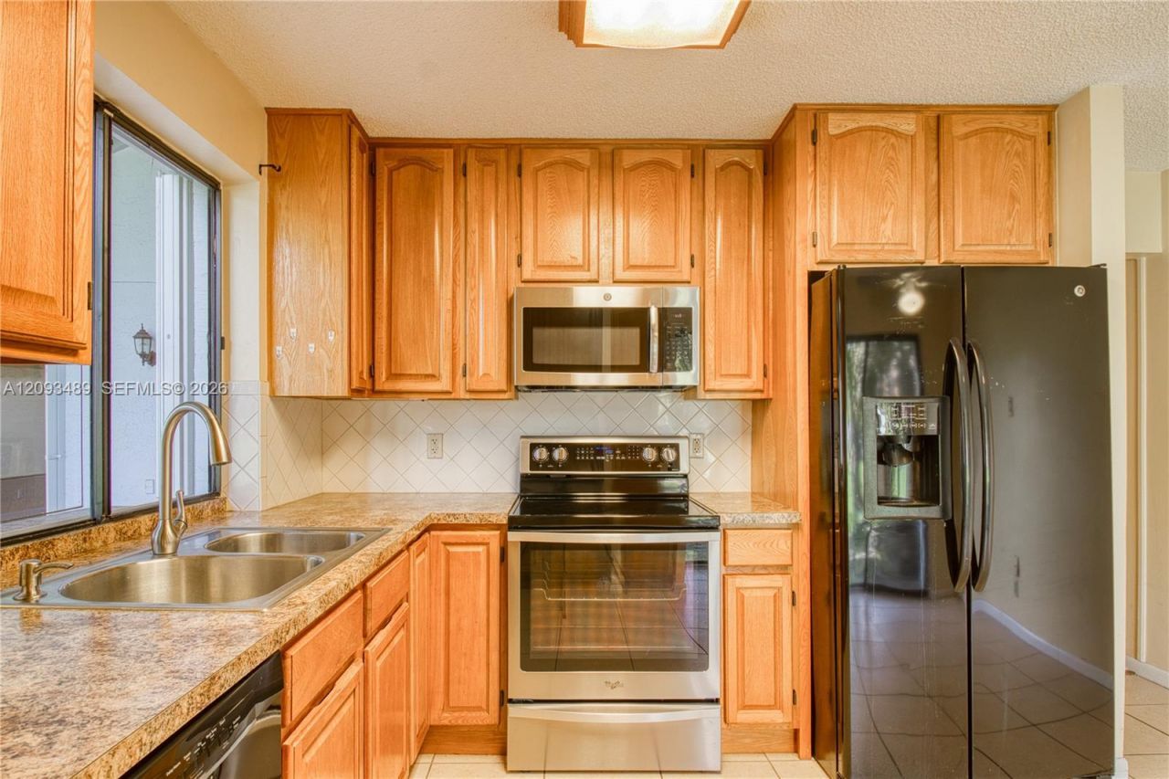 2156 Baton Rouge, Weston, FL 33326 Photo