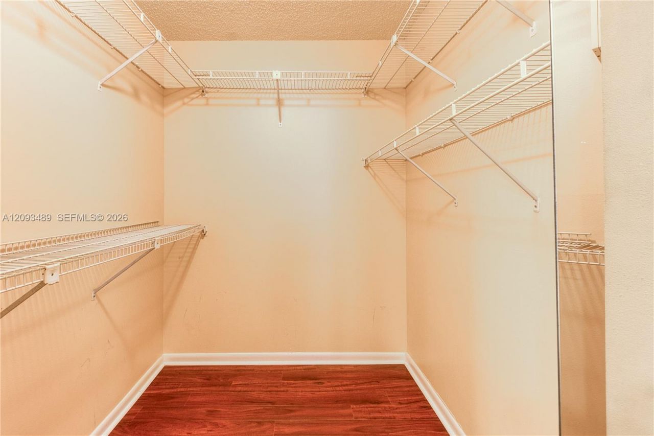 2156 Baton Rouge, Weston, FL 33326 Photo