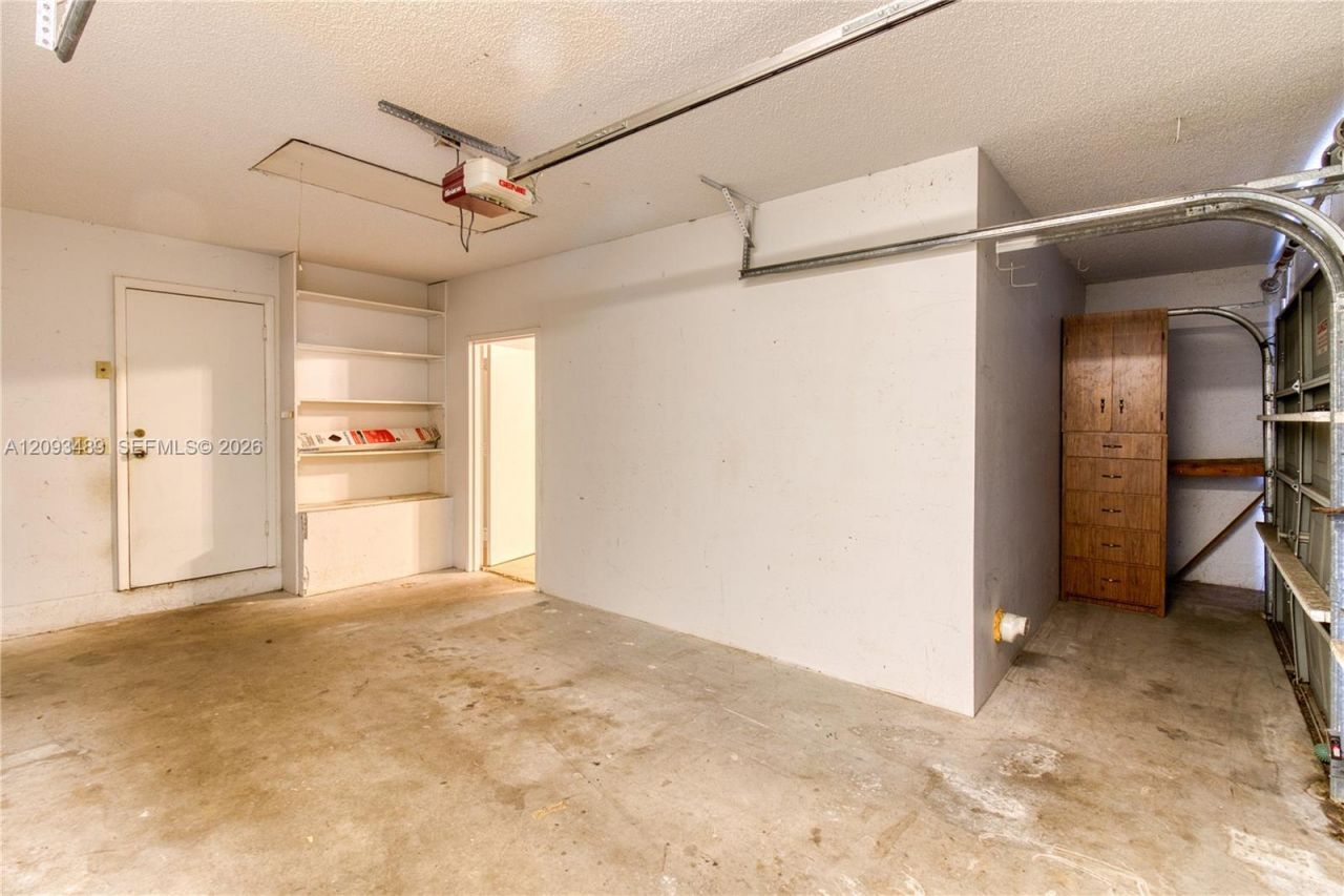 2156 Baton Rouge, Weston, FL 33326 Photo