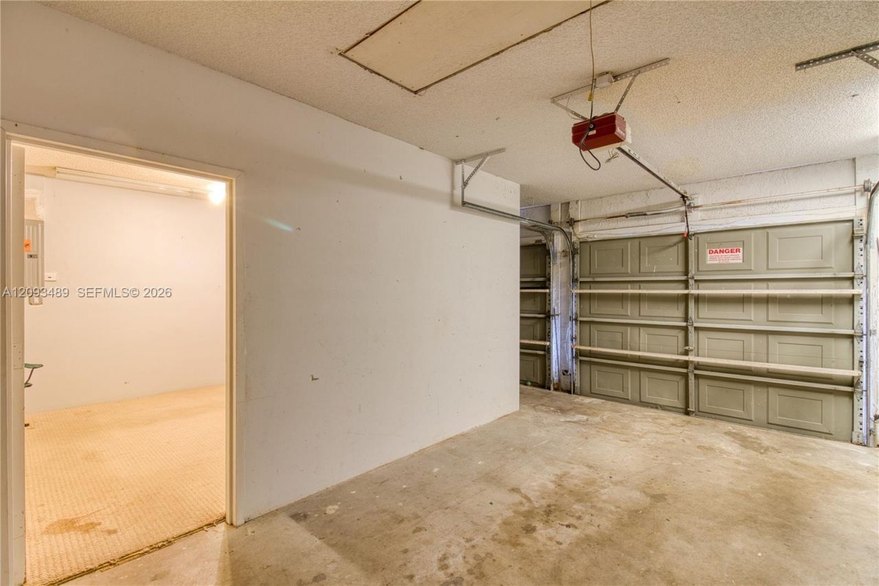 2156 Baton Rouge, Weston, FL 33326 Photo