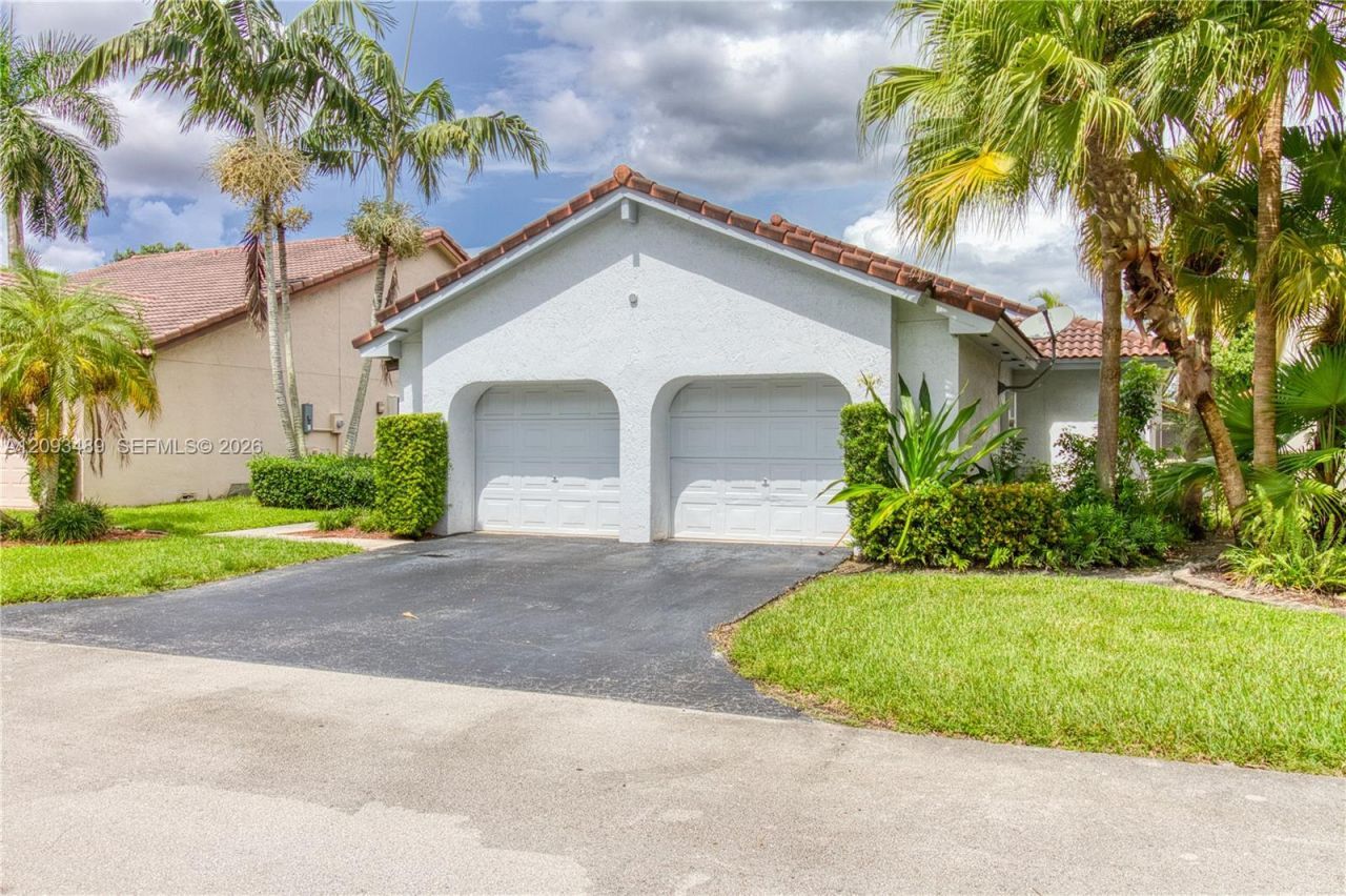 2156 Baton Rouge, Weston, FL 33326 Photo