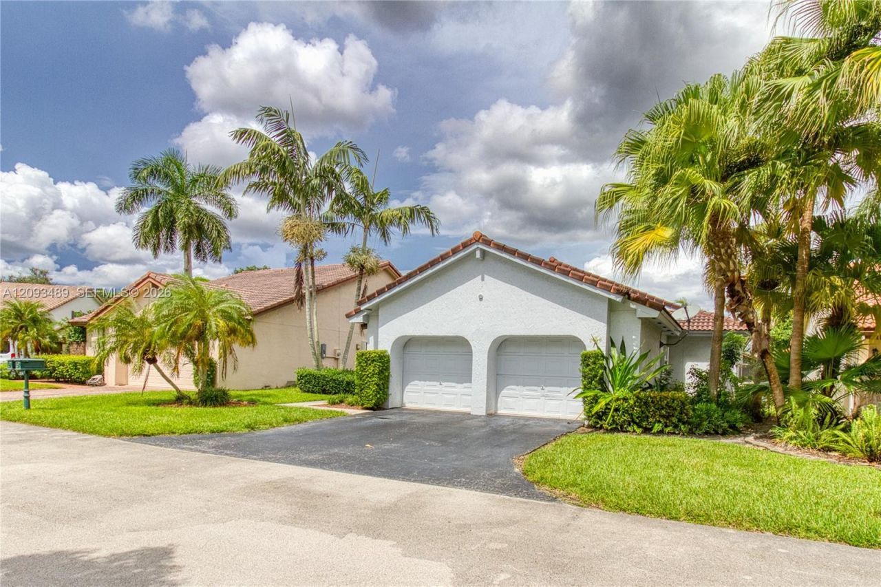 2156 Baton Rouge, Weston, FL 33326 Photo