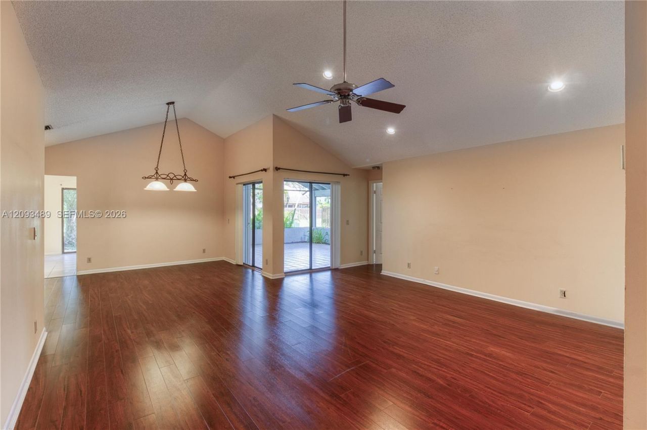2156 Baton Rouge, Weston, FL 33326 Photo
