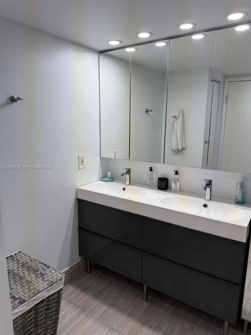 3300 NE 192nd St , Unit 414, Aventura, FL 33180 Photo