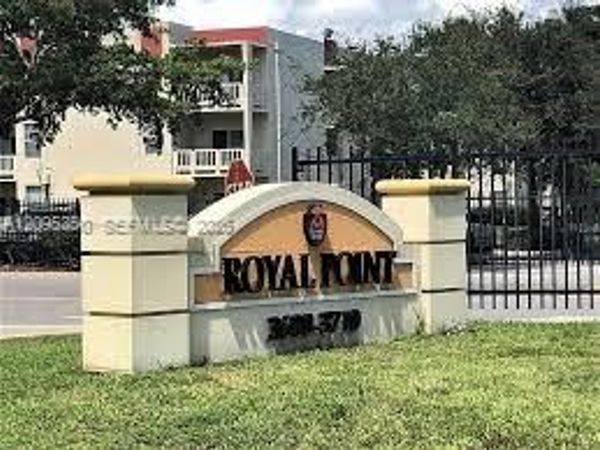 3710 NW 21st St, Unit 109, Lauderdale Lakes, FL 33311