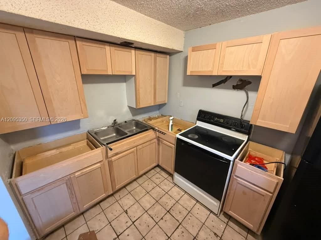 3710 NW 21st St, Unit 109, Lauderdale Lakes, FL 33311 Photo