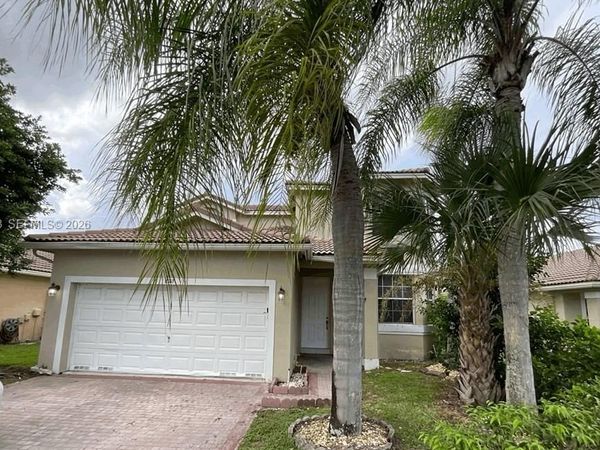 11867 SW 7th St , Pembroke Pines, FL 33025