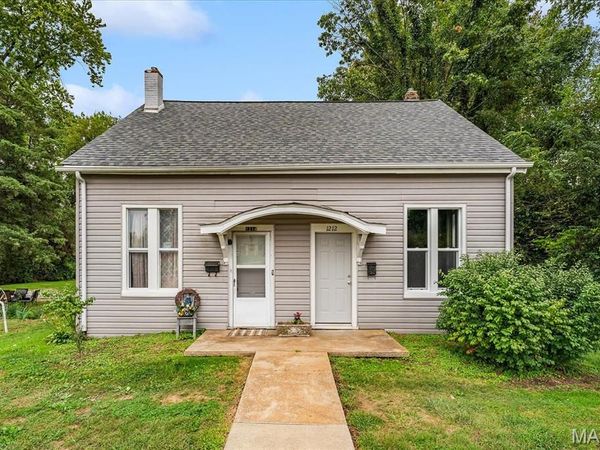 1214 Lebanon Avenue , Belleville, IL 62221