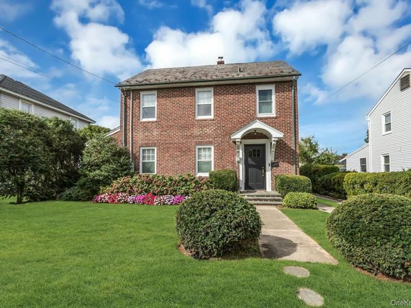 42 Nassau Avenue, Glen Cove, NY 11542