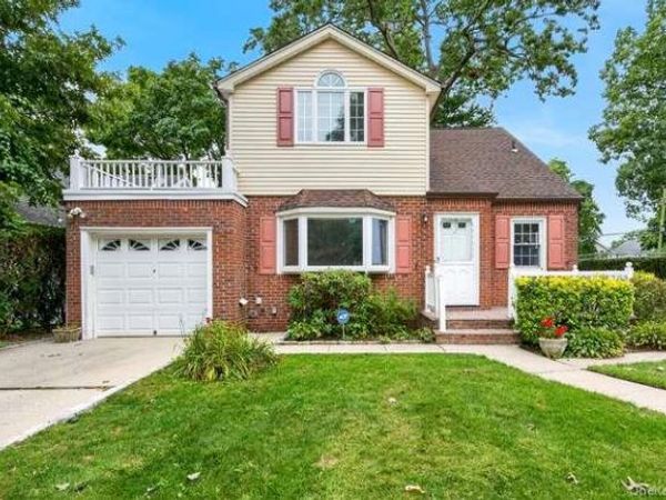 48 Maple Drive , New Hyde Park, NY 11040