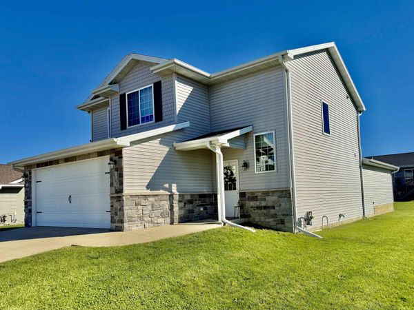 2168 Comanche Drive, Asbury, IA 52002
