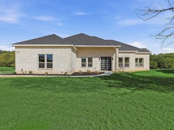 2304 Candlestick Drive, Granbury, TX 76049