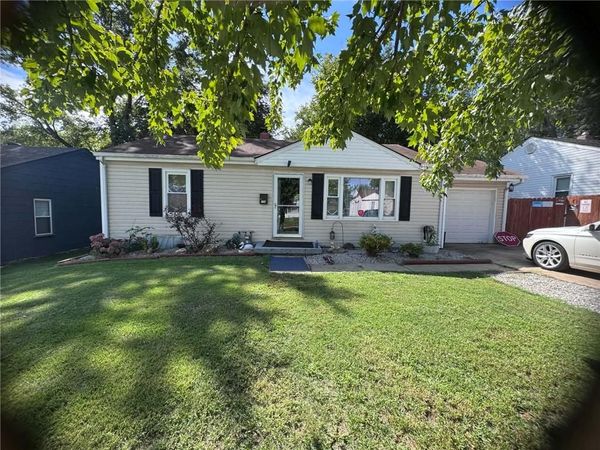 10417 E 27TH Street, Independence, MO 64052