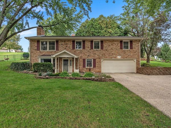 1522 25TH Street , Bettendorf, IA 52722