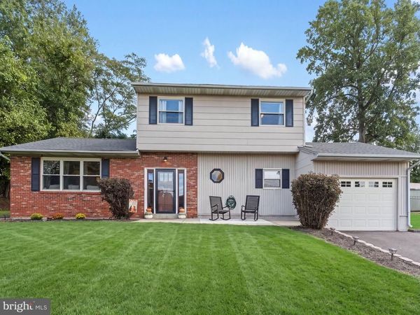 2051 ROSELYN DRIVE, FEASTERVILLE TREVOSE, PA 19053