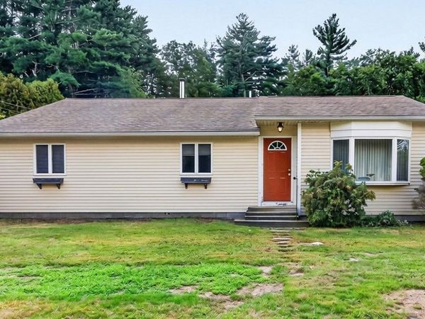 37 Chipaway Rd, Freetown, MA 02717