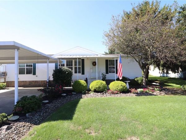 106 Shawnee Lane , Unit 106, Creston, OH 44217