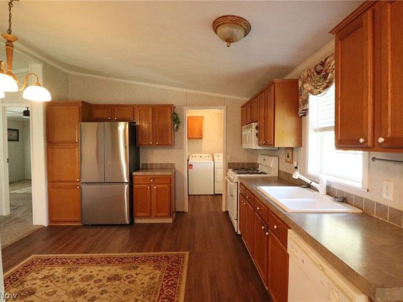 106 Shawnee Lane, Unit 106, Creston, OH 44217 Photo 3