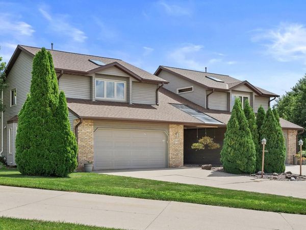 W232N6140 Teakwood COURT, Sussex, WI 53089