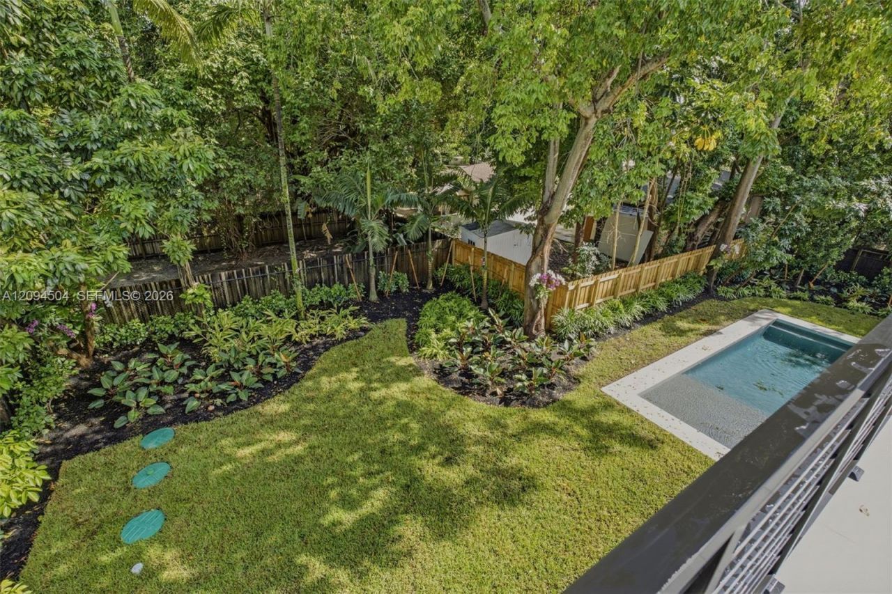 6255 SW 69th St , South Miami, FL 33143 Photo