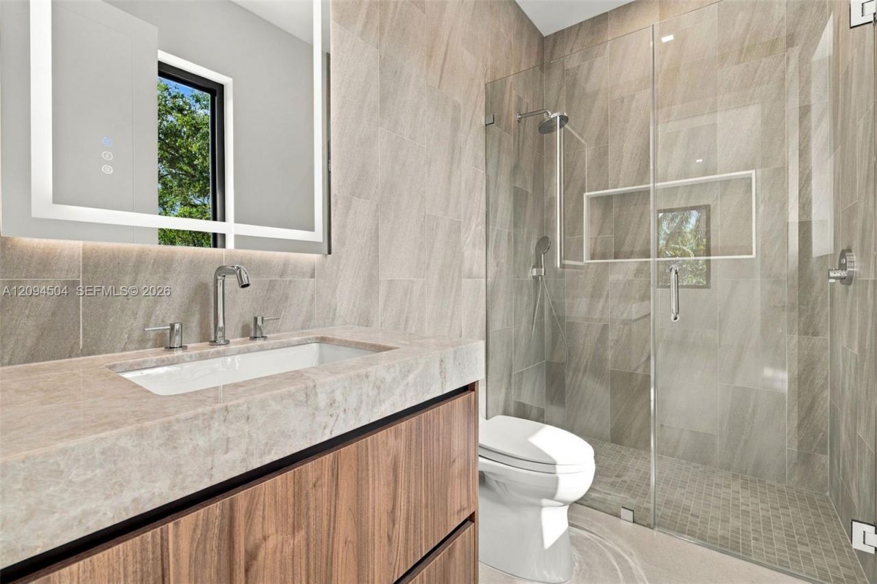 6255 SW 69th St , South Miami, FL 33143 Photo