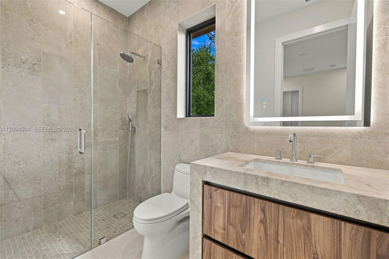 6255 SW 69th St , South Miami, FL 33143 Photo