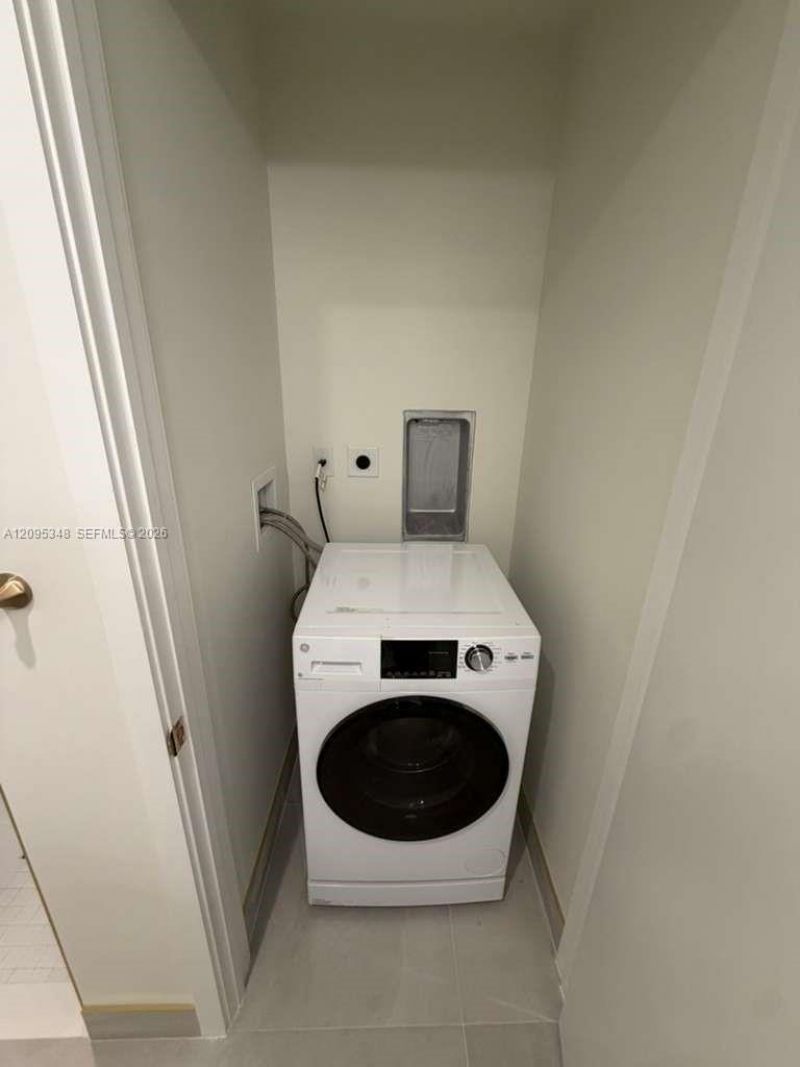 2700 NW 2nd Ave , Unit 421, Miami, FL 33127 Photo