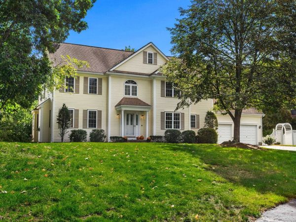 8 Jack Rabbit Ln, Westford, MA 01886