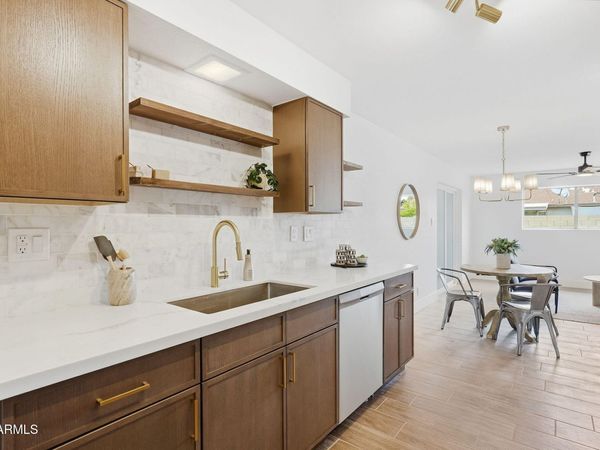 3918 W KALER Drive, Phoenix, AZ 85051