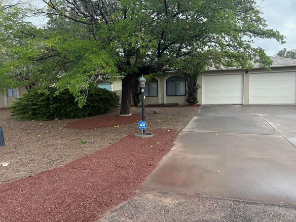 706 Cerro De Ortega Drive SE, Rio Rancho, NM 87124