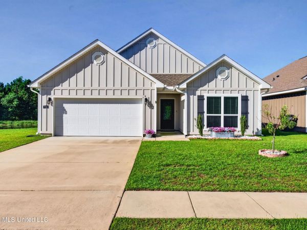 7741 Coral Lane, Ocean Springs, MS 39564