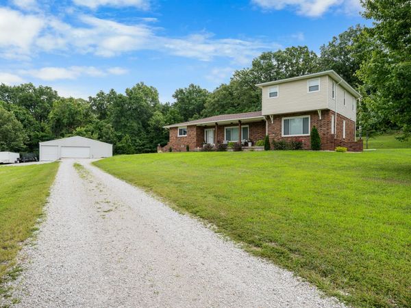 4020 Highway O , Bolivar, MO 65613