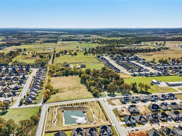 1840 Mumbai Road , Centerton, AR 72719