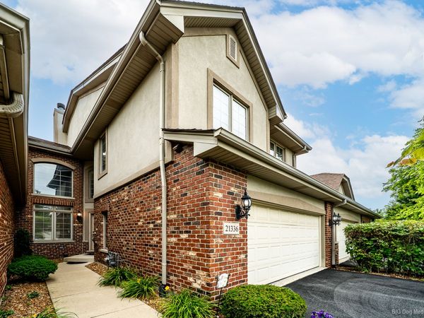 21336 Settlers Pond Drive , Frankfort, IL 60423