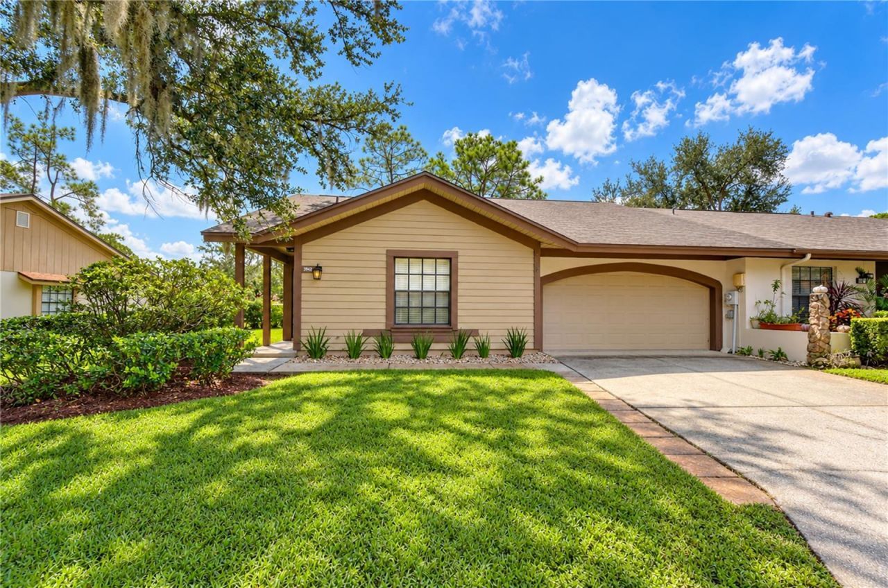 3942 Shoreside Circle, Tampa, FL 33624 Main Photo