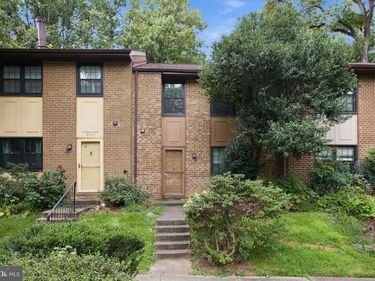 2042 HEADLANDS CIRCLE , RESTON, VA 20191