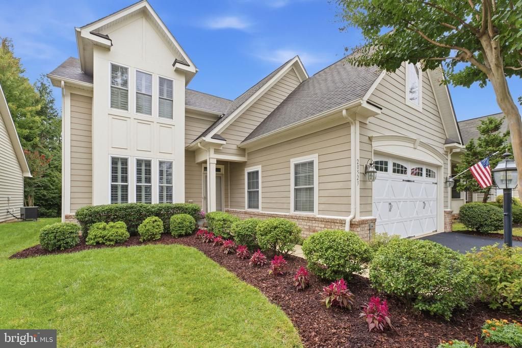 20523 Crescent Pointe Place, Ashburn, VA 20147 Main Photo