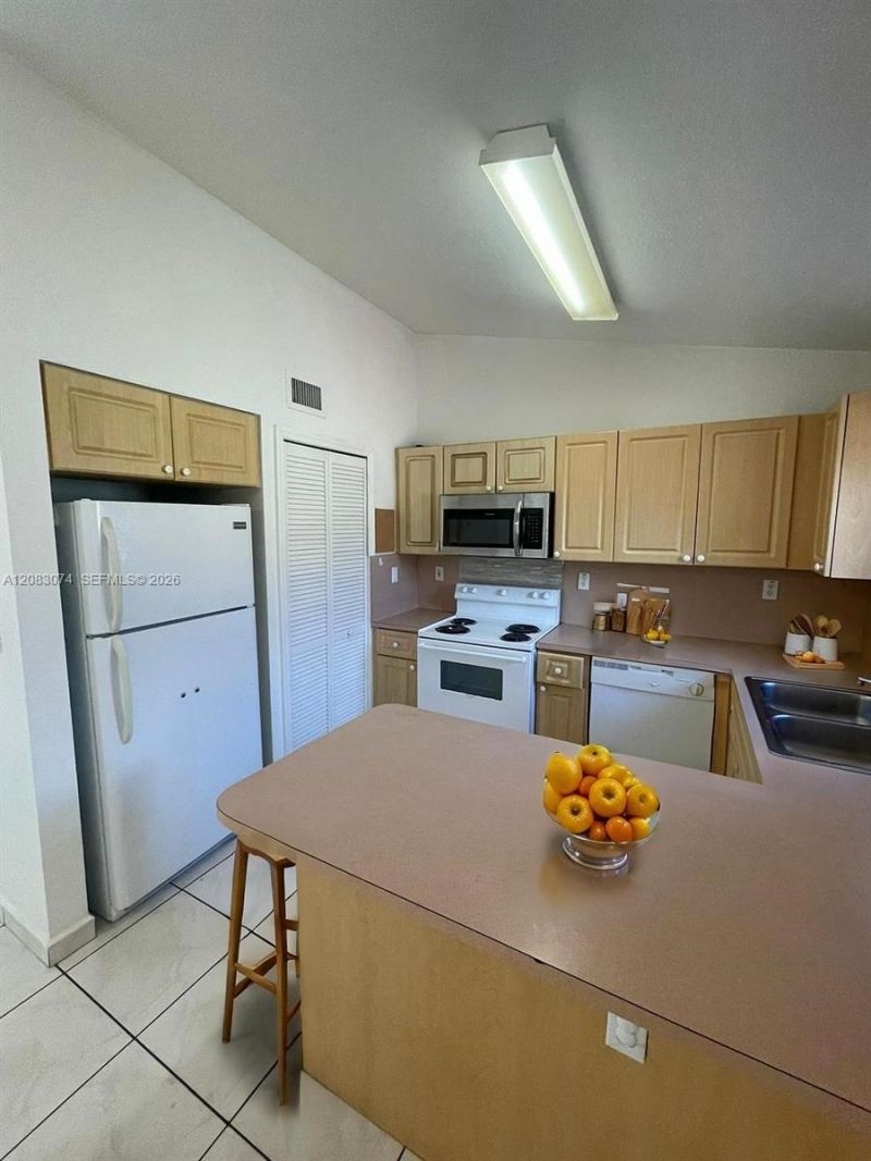 17346 NW 74th Ave , Unit 201, Hialeah, FL 33015 Photo
