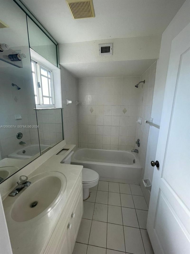 17346 NW 74th Ave , Unit 201, Hialeah, FL 33015 Photo