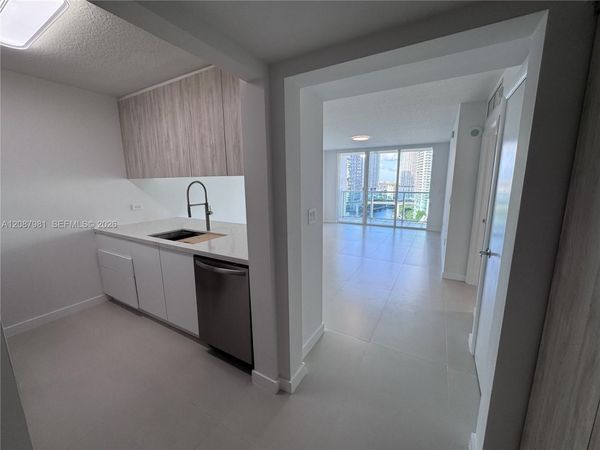 31 SE 5th St , Unit 2009, Miami, FL 33131