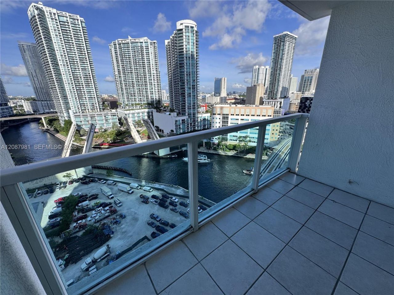 31 SE 5th St , Unit 2009, Miami, FL 33131 Photo