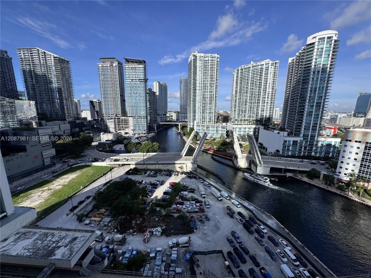 31 SE 5th St , Unit 2009, Miami, FL 33131 Photo