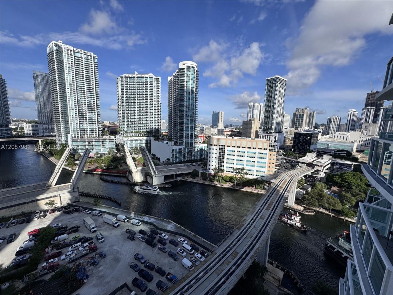 31 SE 5th St , Unit 2009, Miami, FL 33131 Photo