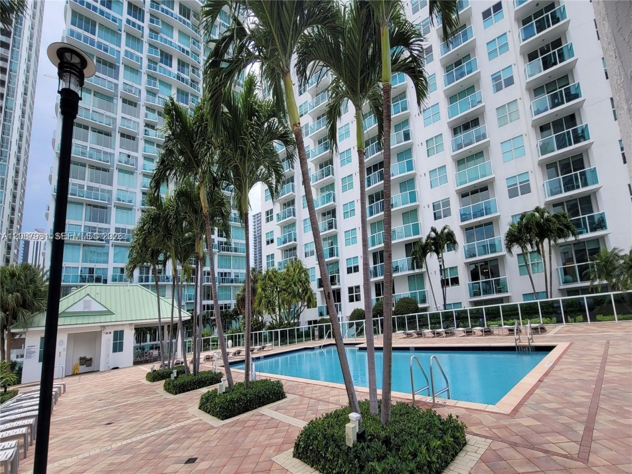 31 SE 5th St , Unit 2009, Miami, FL 33131 Photo
